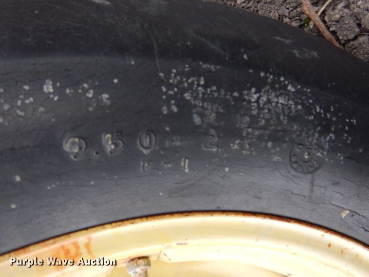 image for item DH5293 1973 John Deere 7700 combine