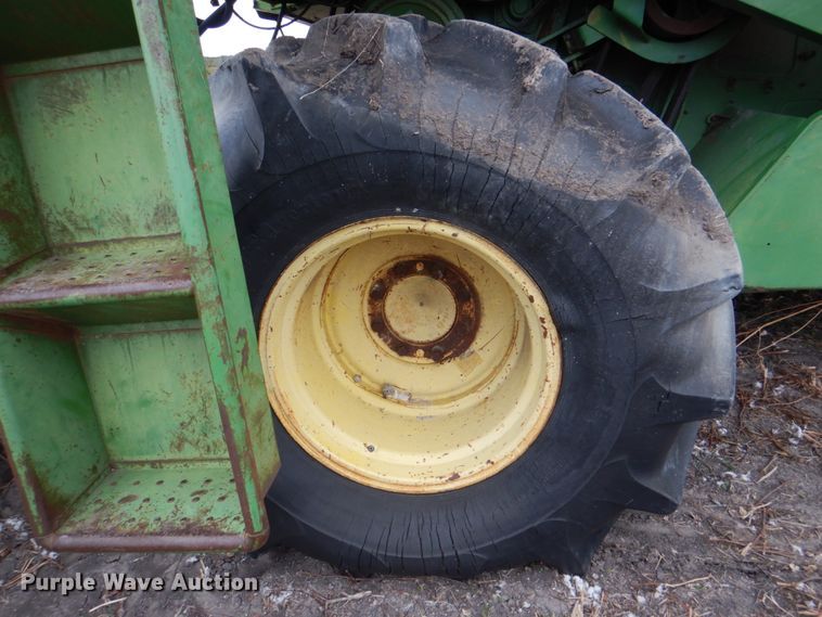 image for item DH5293 1973 John Deere 7700 combine
