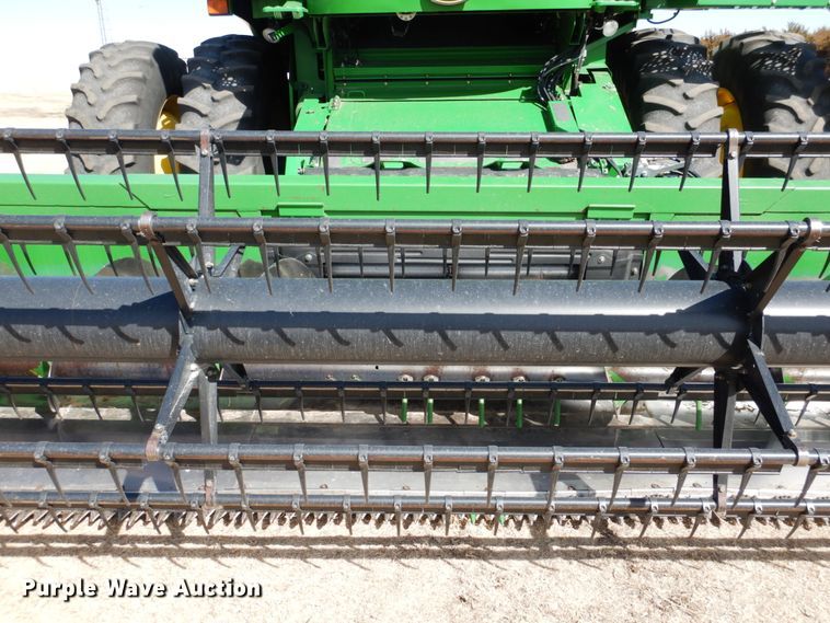 image for item DJ3034 2006 John Deere 635 Hydraflex flex head