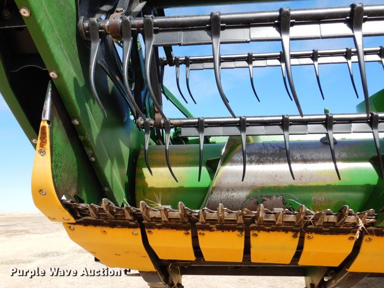 image for item DJ3034 2006 John Deere 635 Hydraflex flex head