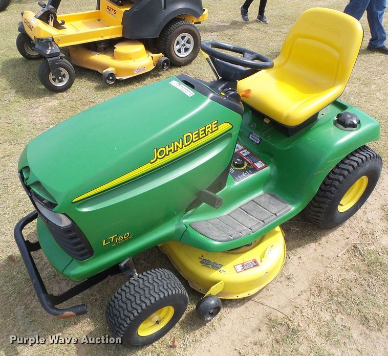 John Deere LT160 lawn mower in Moscow, KS | Item EL9138 sold | Purple Wave
