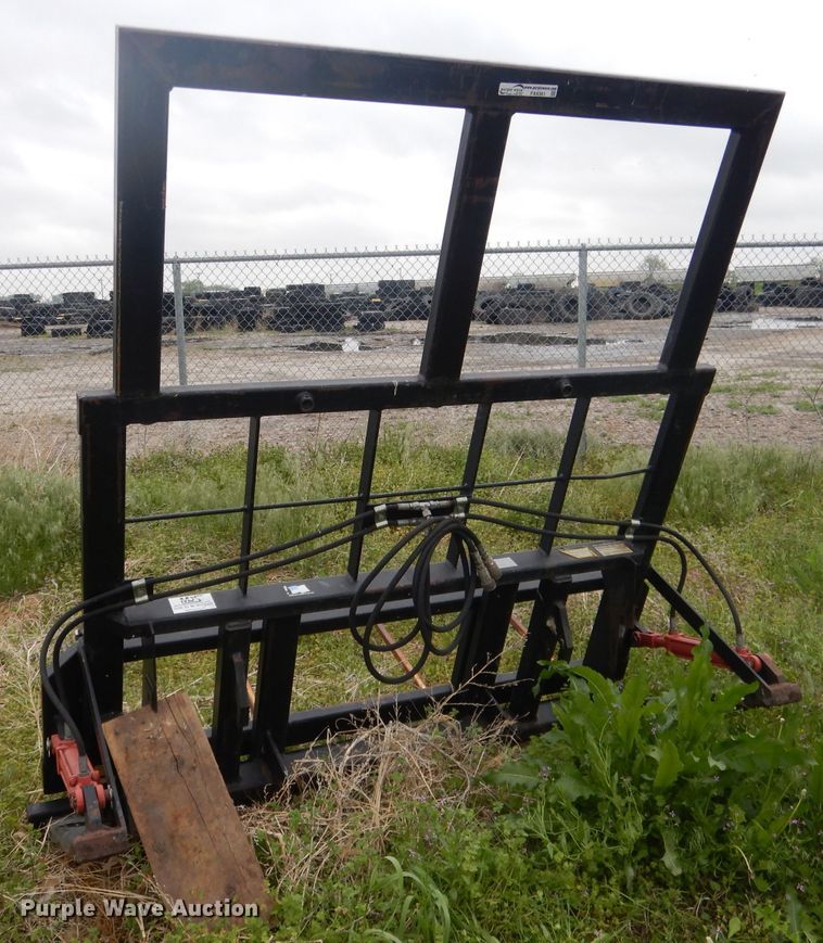 image for item FA9361 MDS FH238 bale spear with dozer