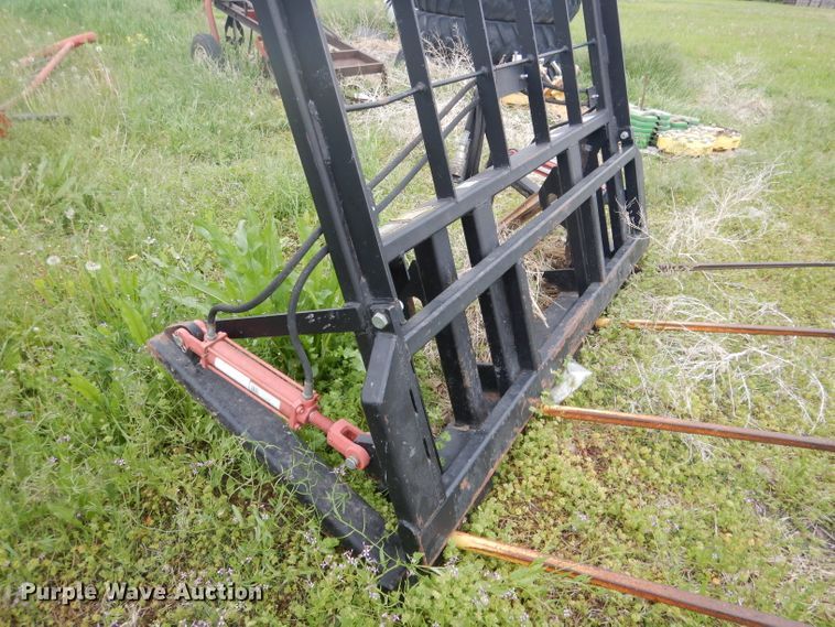 image for item FA9361 MDS FH238 bale spear with dozer