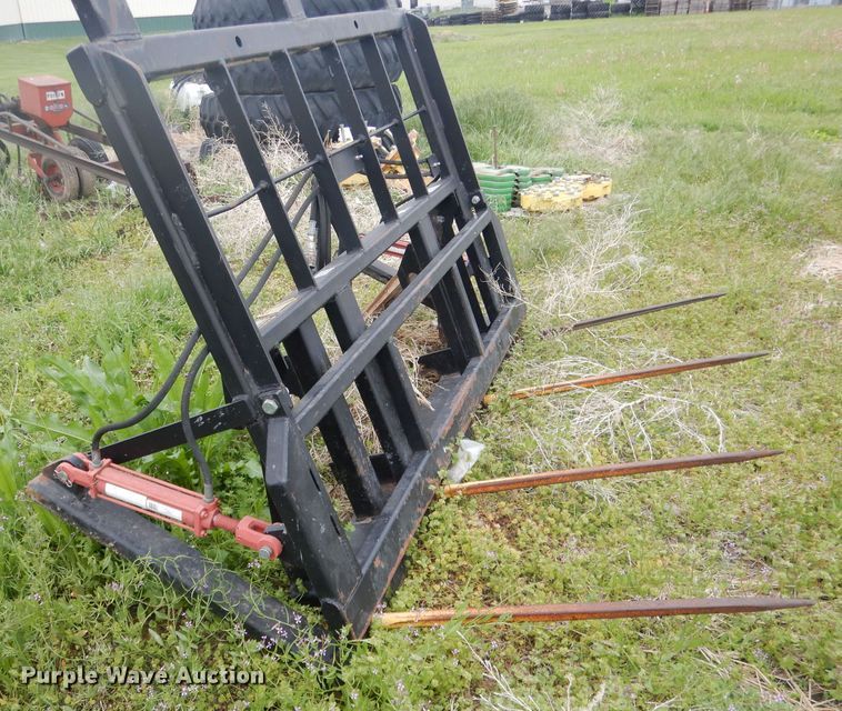 image for item FA9361 MDS FH238 bale spear with dozer