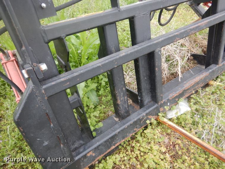 image for item FA9361 MDS FH238 bale spear with dozer