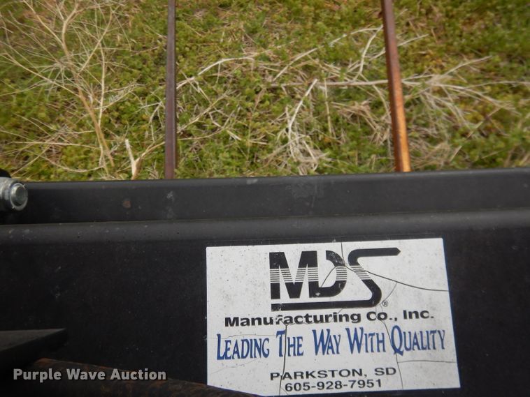 image for item FA9361 MDS FH238 bale spear with dozer