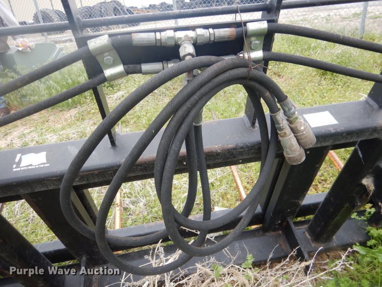 image for item FA9361 MDS FH238 bale spear with dozer