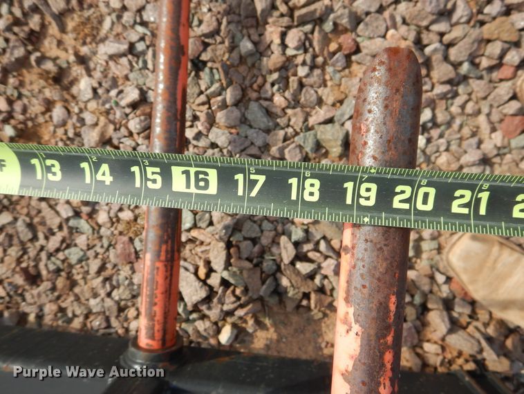 image for item GE9399 Bale spear