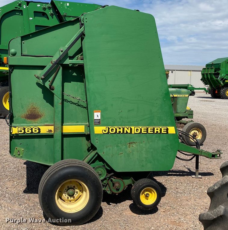 image for item GE9402 1998 John Deere 566 round baler