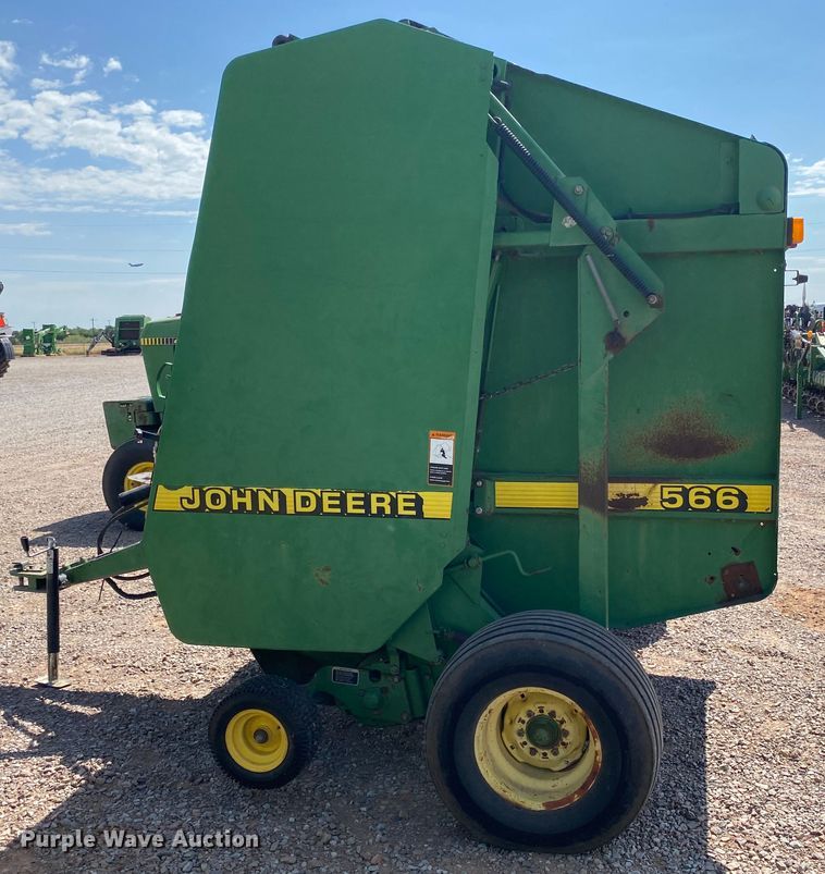 image for item GE9402 1998 John Deere 566 round baler