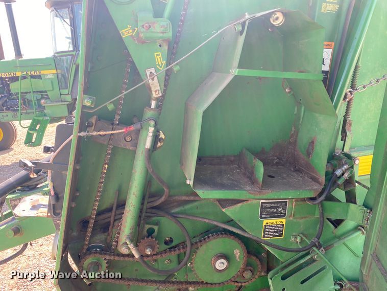 image for item GE9402 1998 John Deere 566 round baler