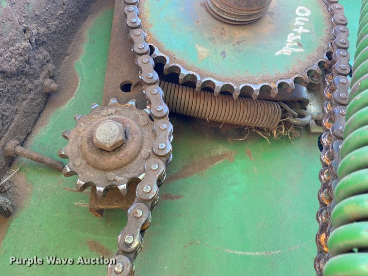 image for item GE9402 1998 John Deere 566 round baler