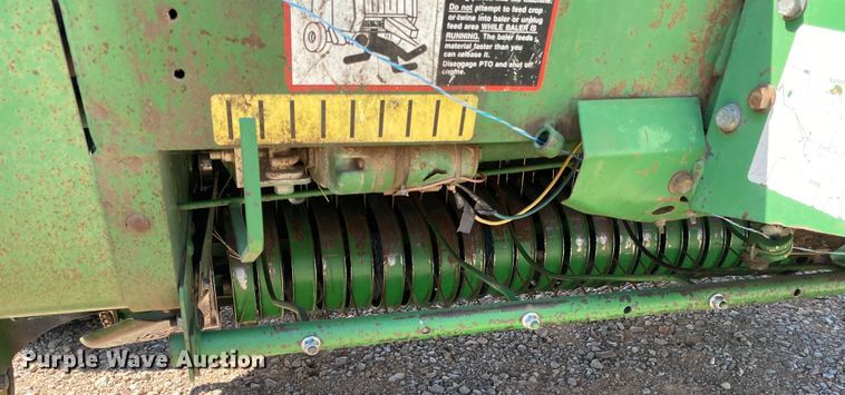 image for item GE9402 1998 John Deere 566 round baler