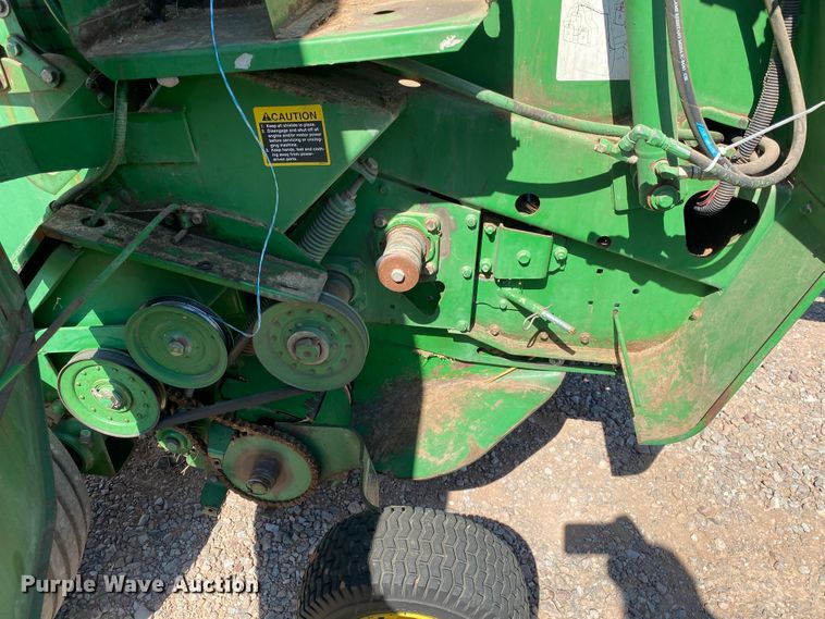 image for item GE9402 1998 John Deere 566 round baler