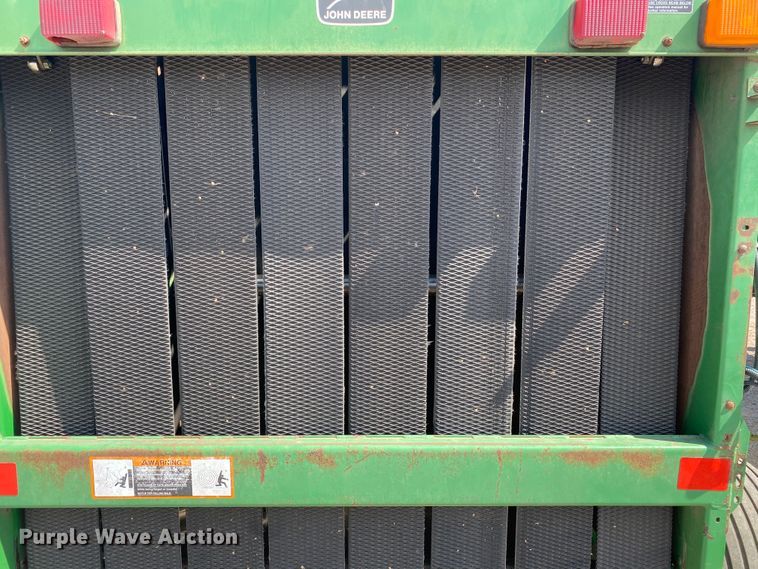 image for item GE9402 1998 John Deere 566 round baler
