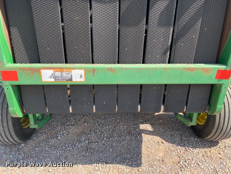 image for item GE9402 1998 John Deere 566 round baler