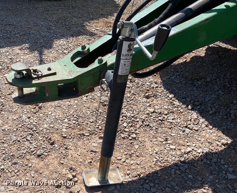 image for item GE9402 1998 John Deere 566 round baler