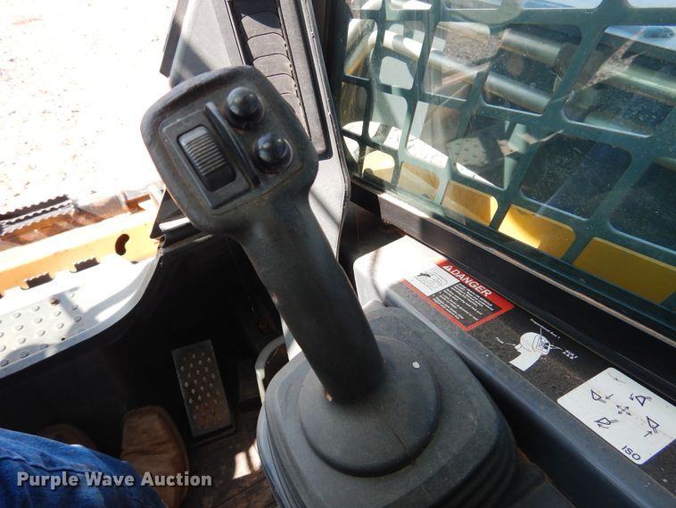 image for item GE9403 2011 John Deere 333D  tracked skid steer loader