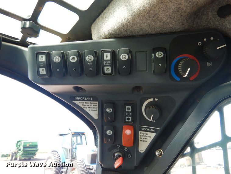 image for item GE9403 2011 John Deere 333D  tracked skid steer loader