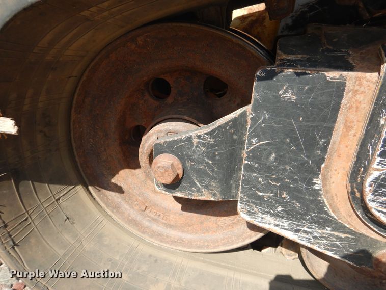 image for item GE9403 2011 John Deere 333D  tracked skid steer loader