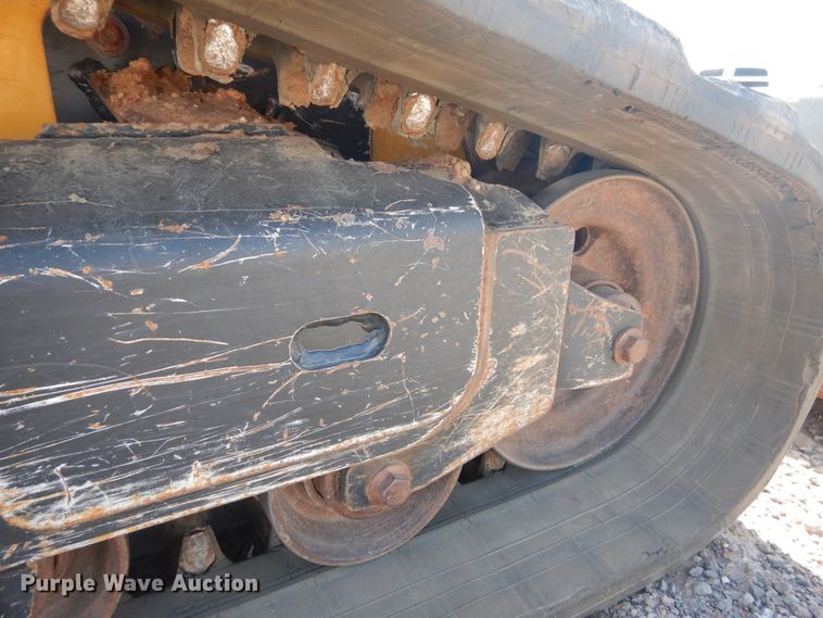 image for item GE9403 2011 John Deere 333D  tracked skid steer loader