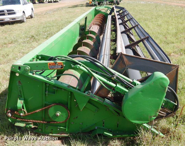 image for item GE9405 1999 John Deere 930 rigid head