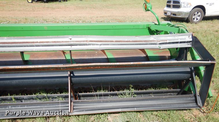 image for item GE9405 1999 John Deere 930 rigid head