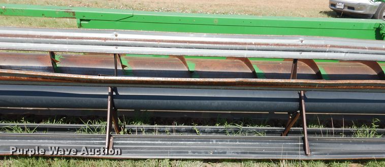 image for item GE9405 1999 John Deere 930 rigid head