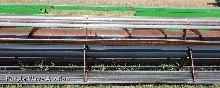 image for item GE9405 1999 John Deere 930 rigid head