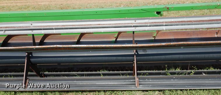 image for item GE9405 1999 John Deere 930 rigid head