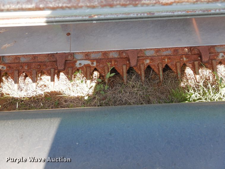 image for item GE9405 1999 John Deere 930 rigid head