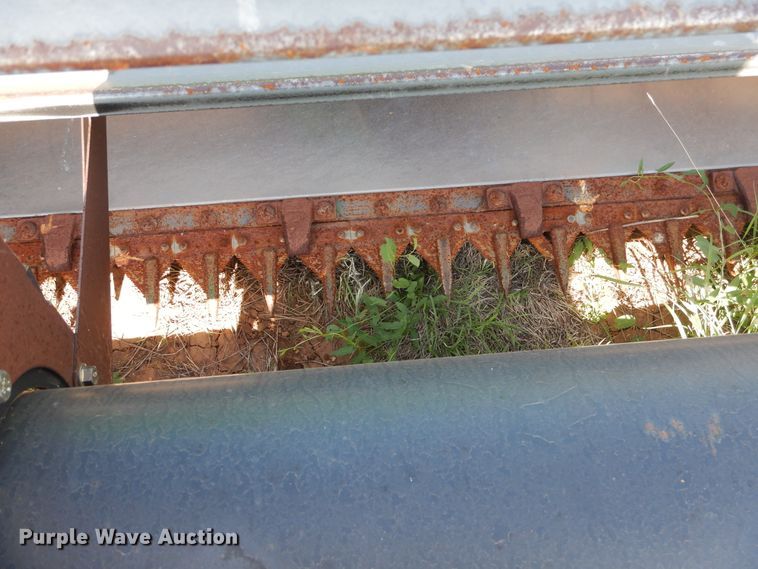 image for item GE9405 1999 John Deere 930 rigid head