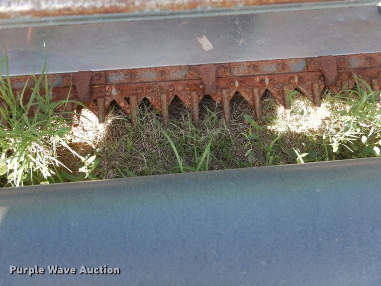 image for item GE9405 1999 John Deere 930 rigid head