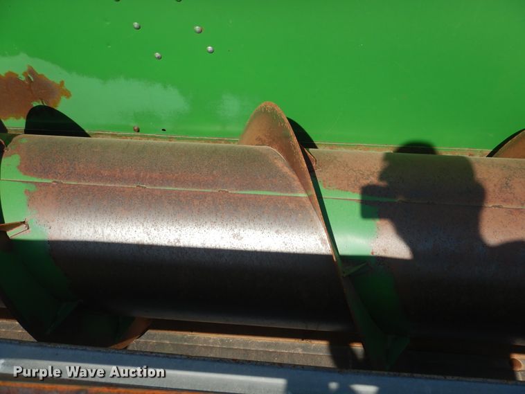 image for item GE9405 1999 John Deere 930 rigid head