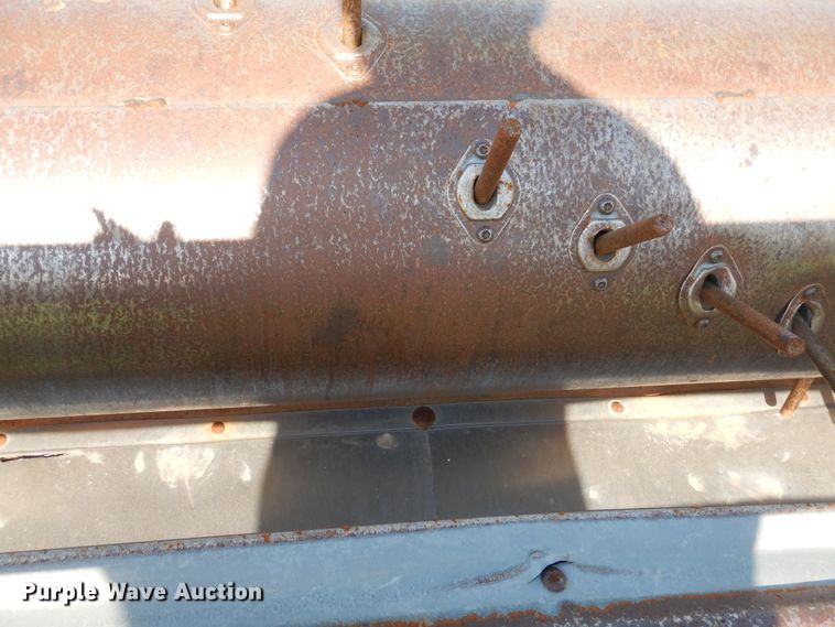 image for item GE9405 1999 John Deere 930 rigid head