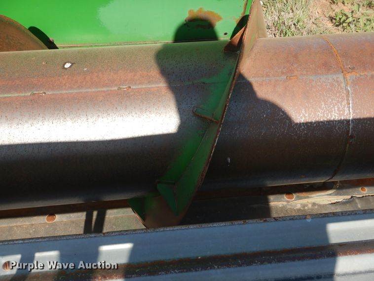 image for item GE9405 1999 John Deere 930 rigid head