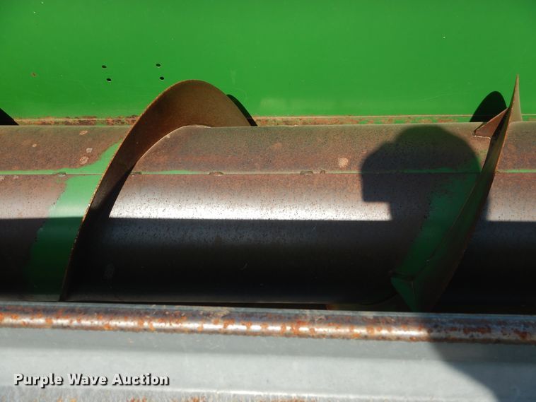 image for item GE9405 1999 John Deere 930 rigid head