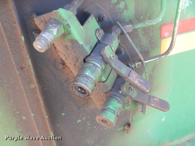 image for item GE9405 1999 John Deere 930 rigid head