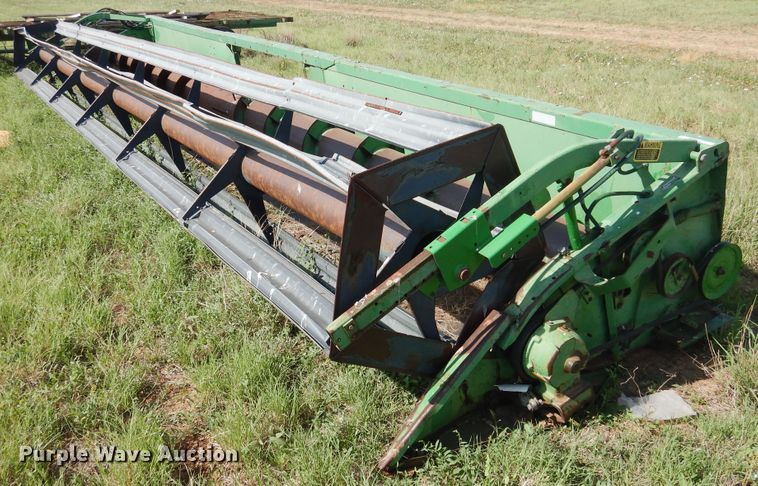 image for item GE9406 1989 John Deere 930 rigid head