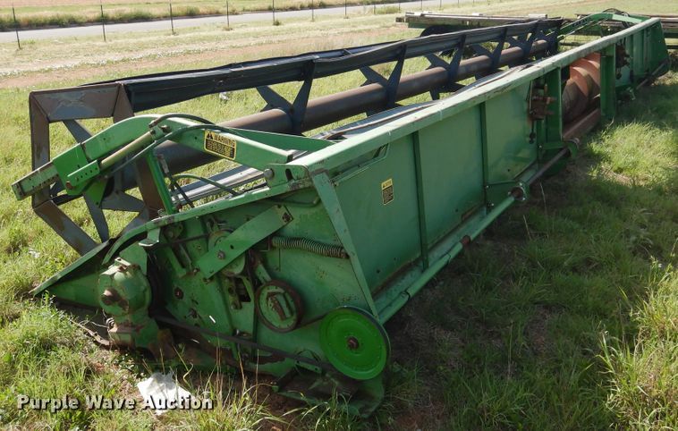 image for item GE9406 1989 John Deere 930 rigid head