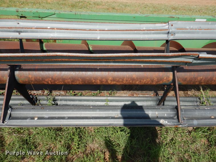 image for item GE9406 1989 John Deere 930 rigid head