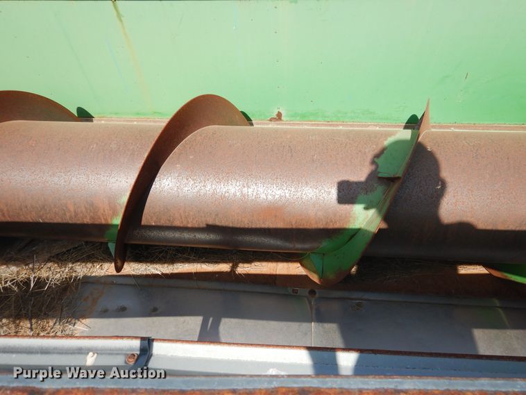 image for item GE9406 1989 John Deere 930 rigid head