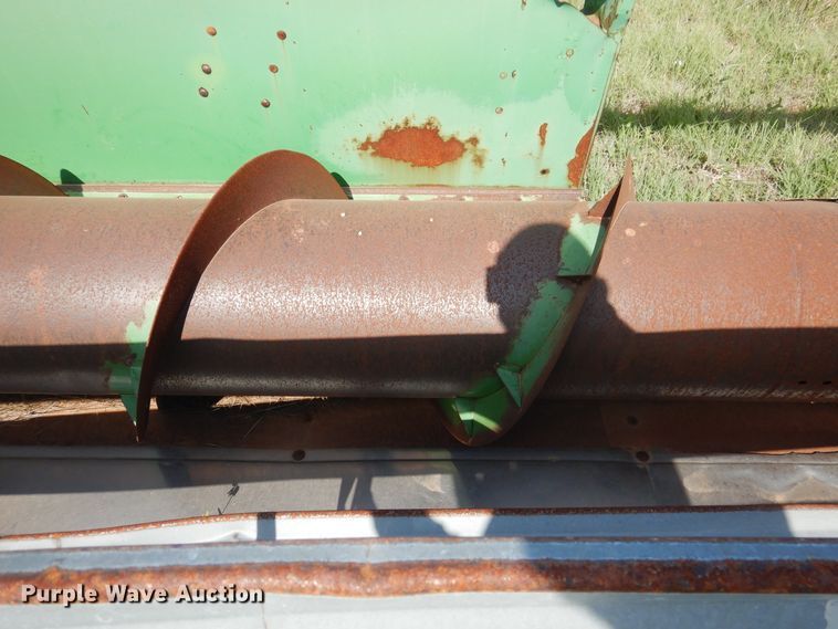 image for item GE9406 1989 John Deere 930 rigid head