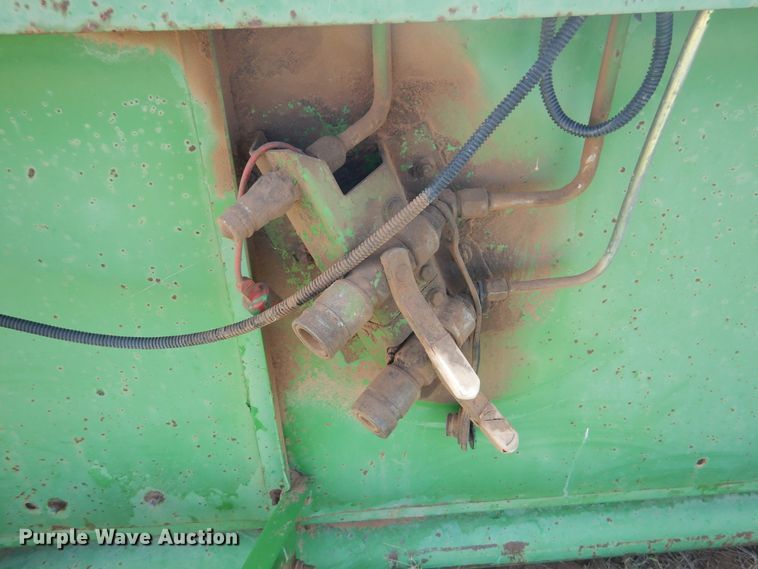 image for item GE9406 1989 John Deere 930 rigid head