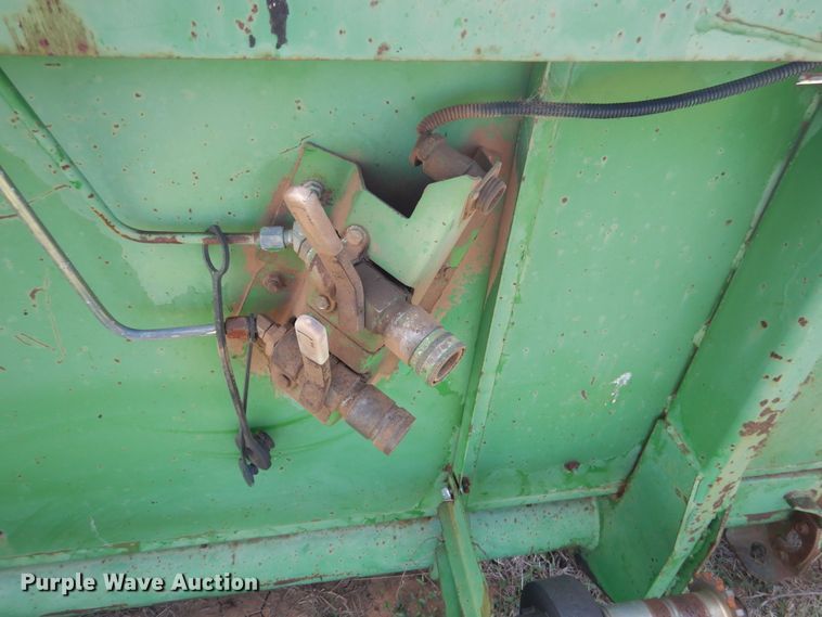 image for item GE9406 1989 John Deere 930 rigid head