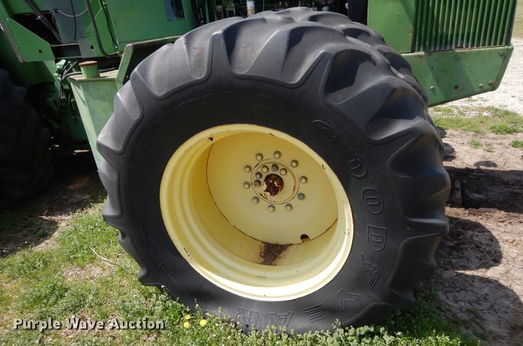 image for item GK9179 1979 John Deere 8640 4WD tractor