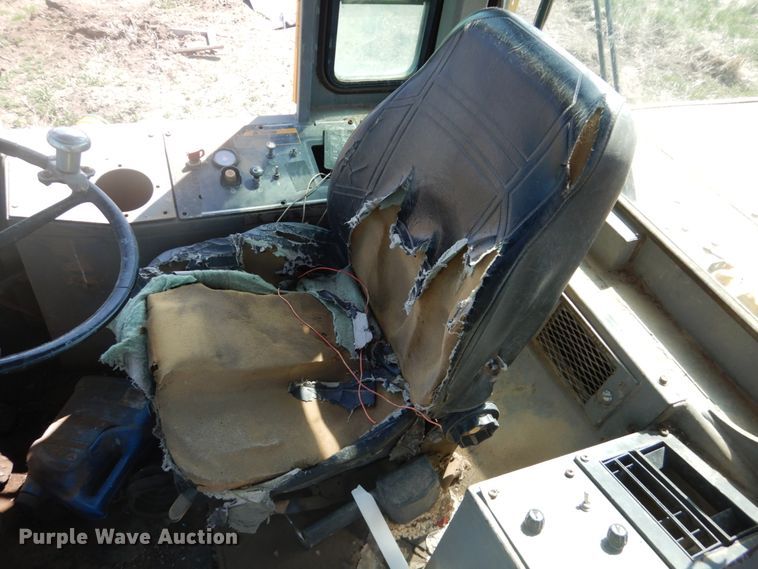 image for item GO9154 1988 John Deere 544E  wheel loader