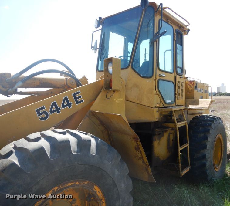image for item GO9154 1988 John Deere 544E  wheel loader