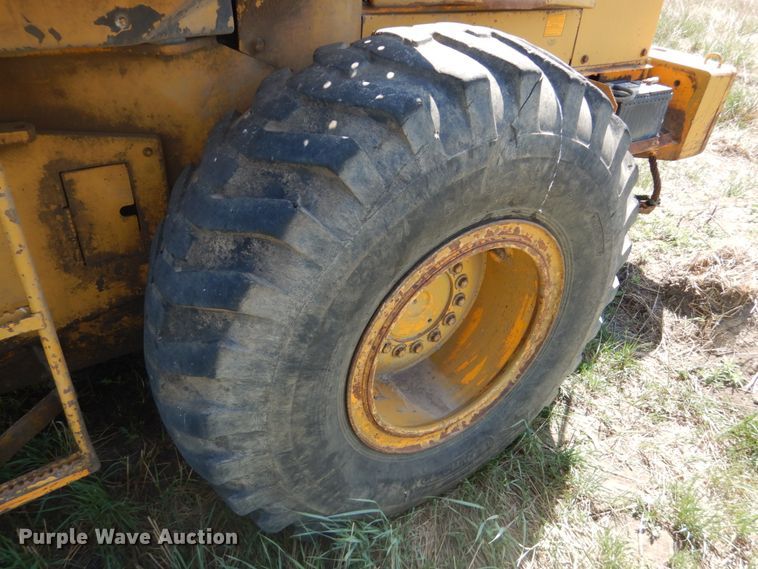 image for item GO9154 1988 John Deere 544E  wheel loader