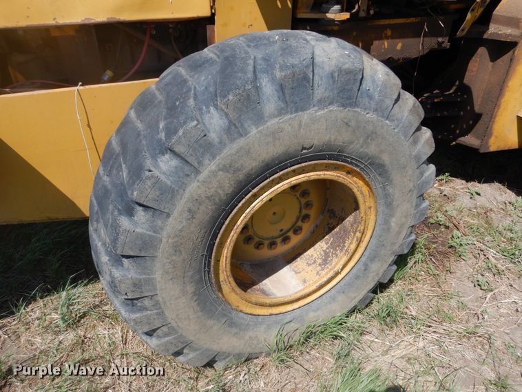 image for item GO9154 1988 John Deere 544E  wheel loader